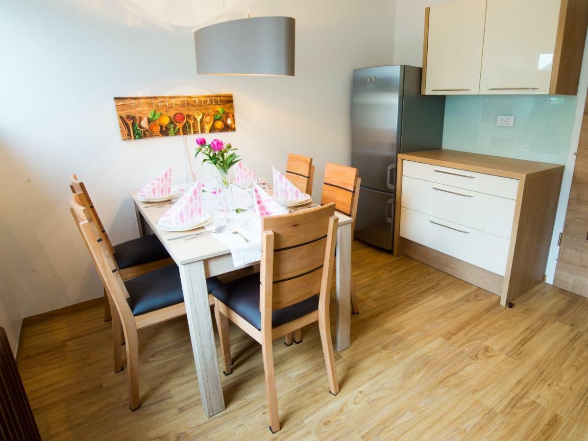 Apartment Apartma Ela