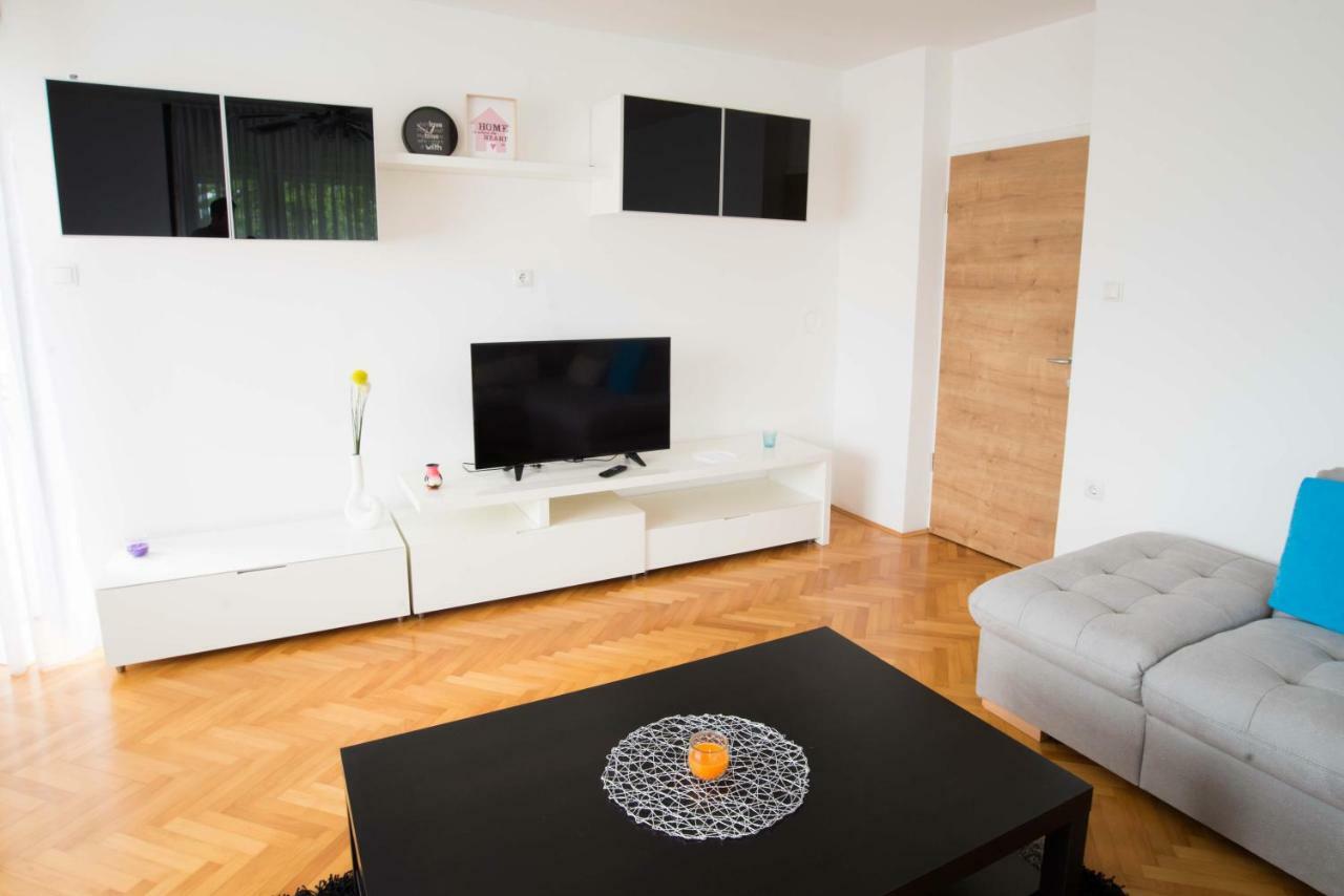Apartment Apartma Ela